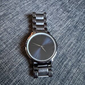 Sleek Dark Navy Face Stainless Steel Link Men's Watch